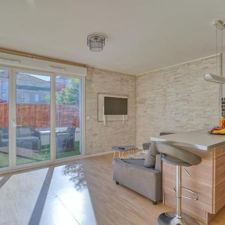 Charmant Studio Avec Terrasse Et Parking Корбей-Эссон Экстерьер фото